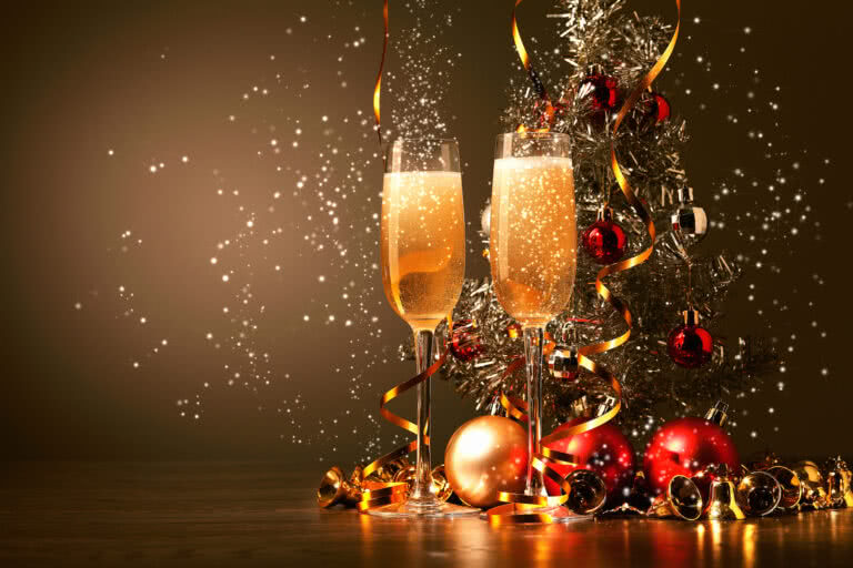 Glasses full of English Sparklnig Wine for Christmas